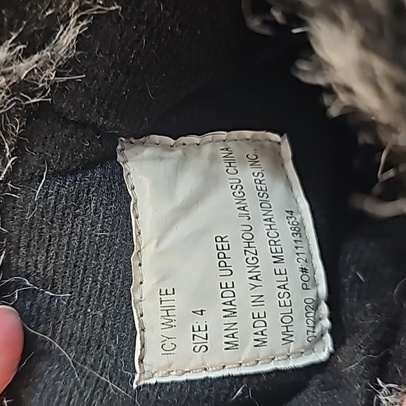 Girls Falls Creek winter boots size 4 - Picture 3 of 4